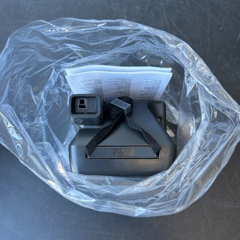 Polaroid 600 OneStep Camera Vintage Y2K Retro Tech Instant Film w Box Manual